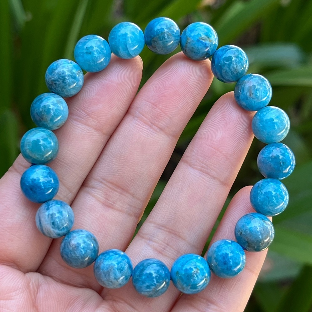 10mm‎ stretchable blue apatite bracelet